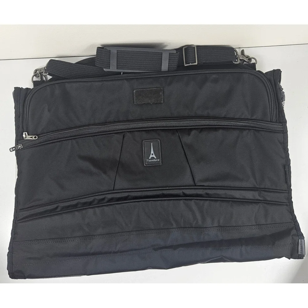 Travelpro Crew Hanging Bi-Fold Garment Bag Ballistic Nylon Luggage Carry-On